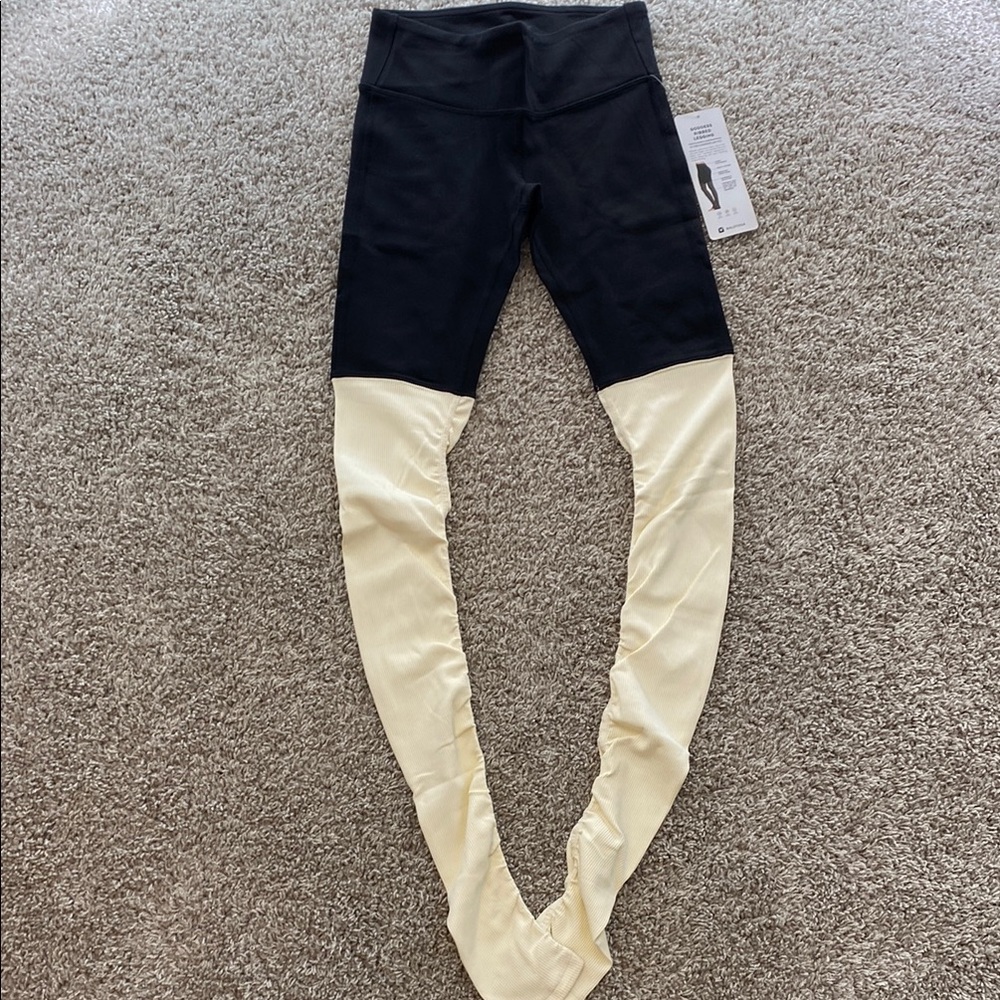 ALO Yoga Goddess Ribbed Leggings. Black and cream. BNWT.